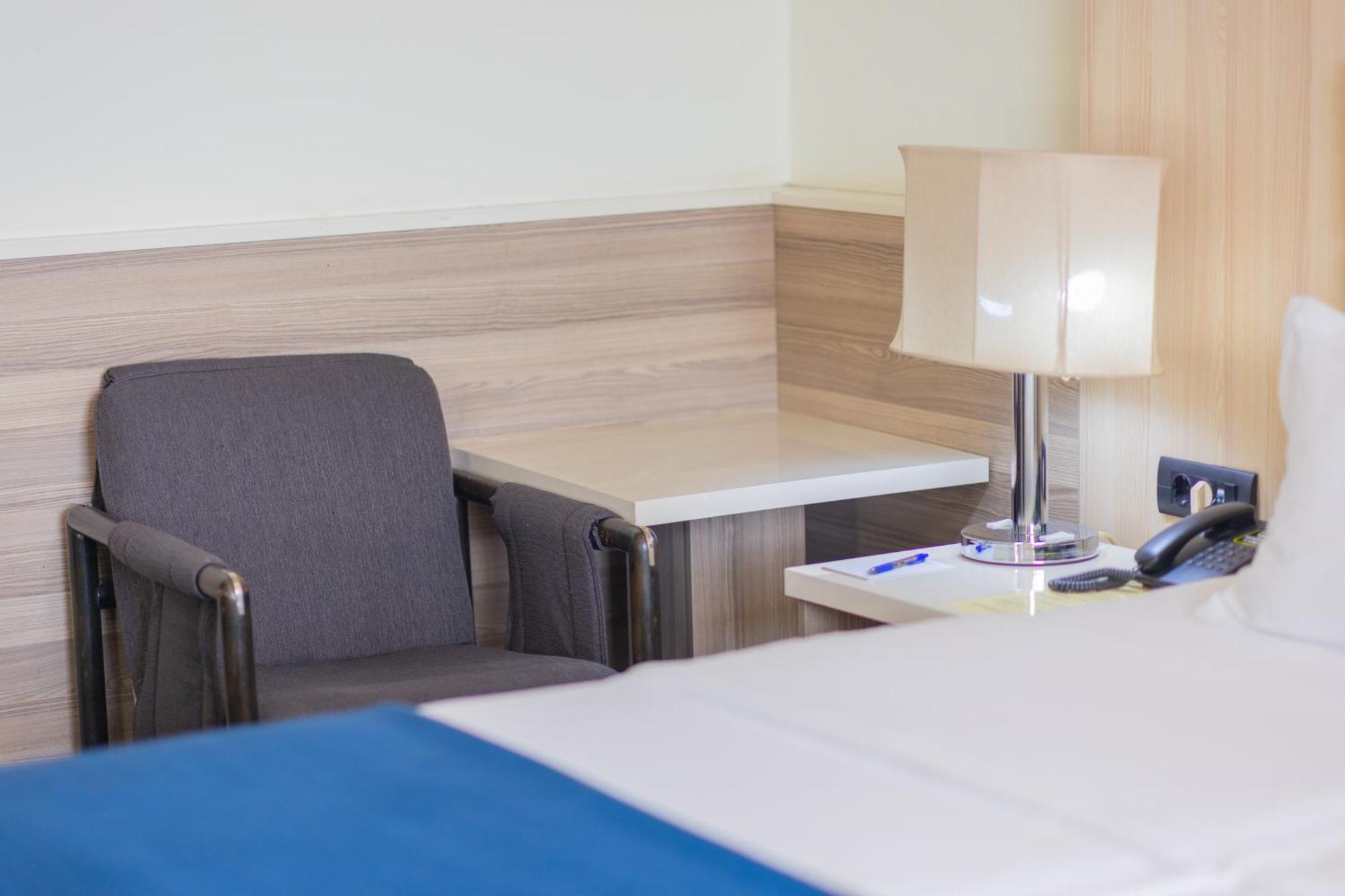 Hotel Holiday Sarajevo Ngoại thất bức ảnh
