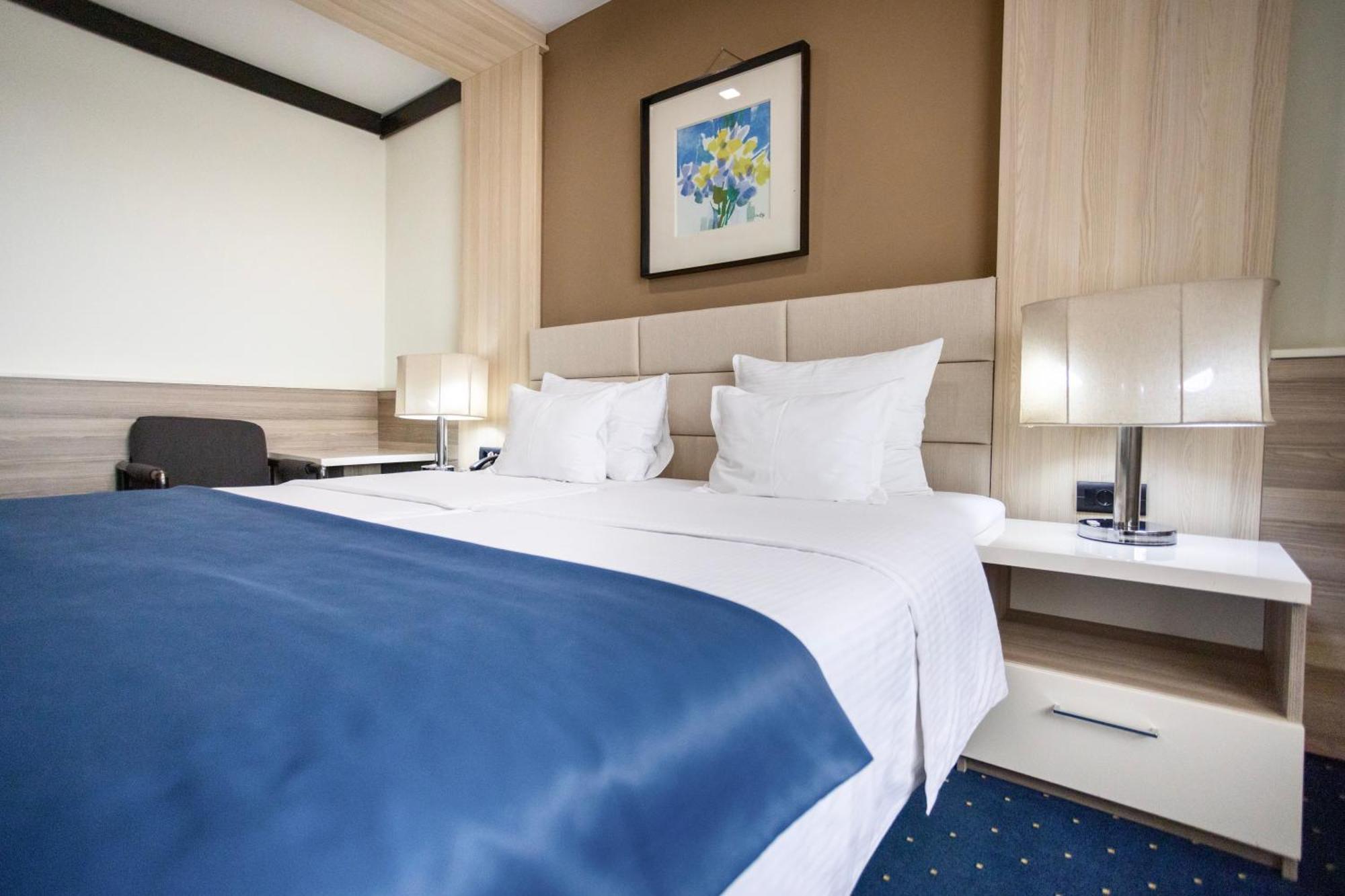Hotel Holiday Sarajevo Ngoại thất bức ảnh
