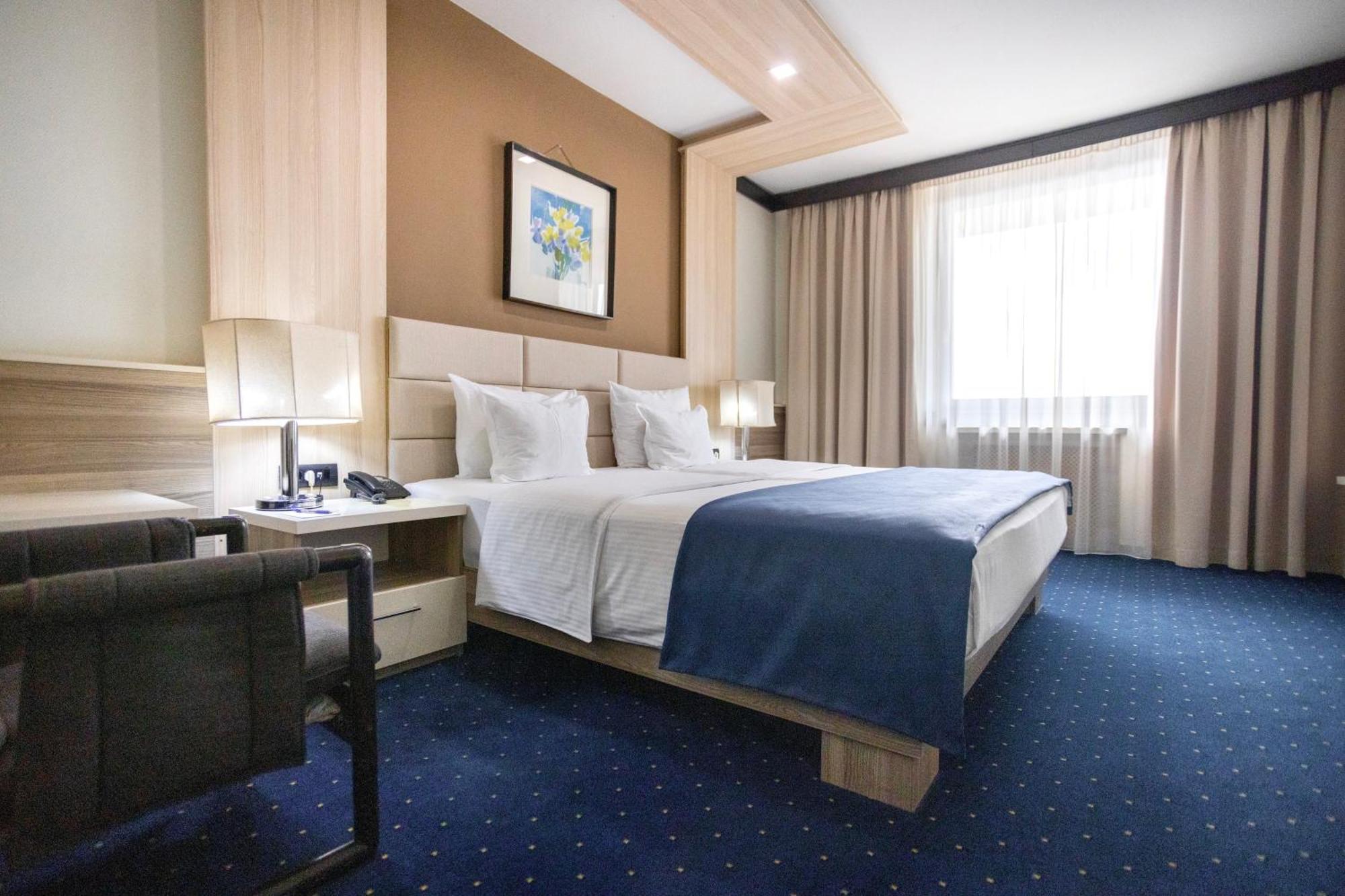 Hotel Holiday Sarajevo Ngoại thất bức ảnh