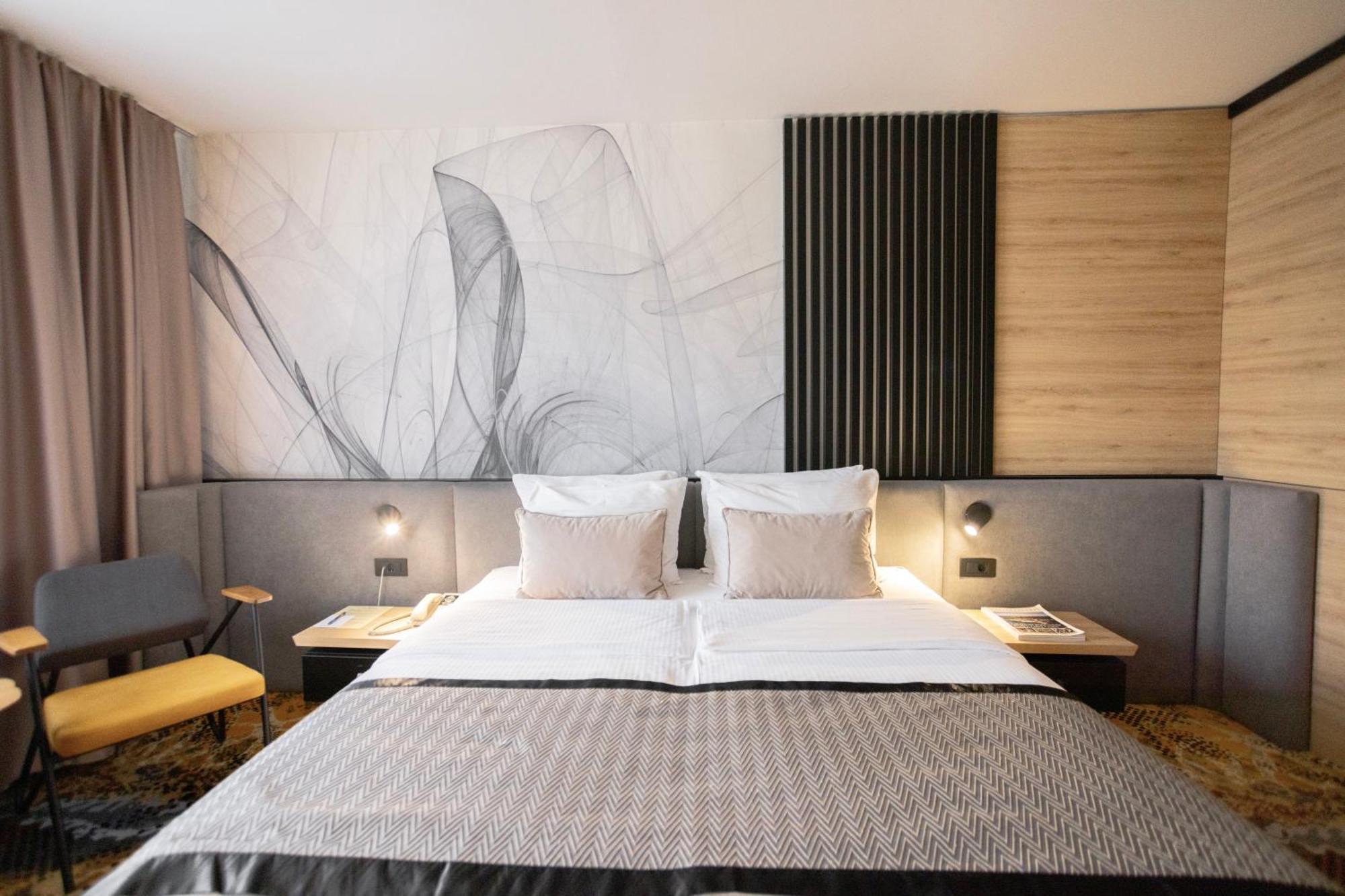 Hotel Holiday Sarajevo Ngoại thất bức ảnh