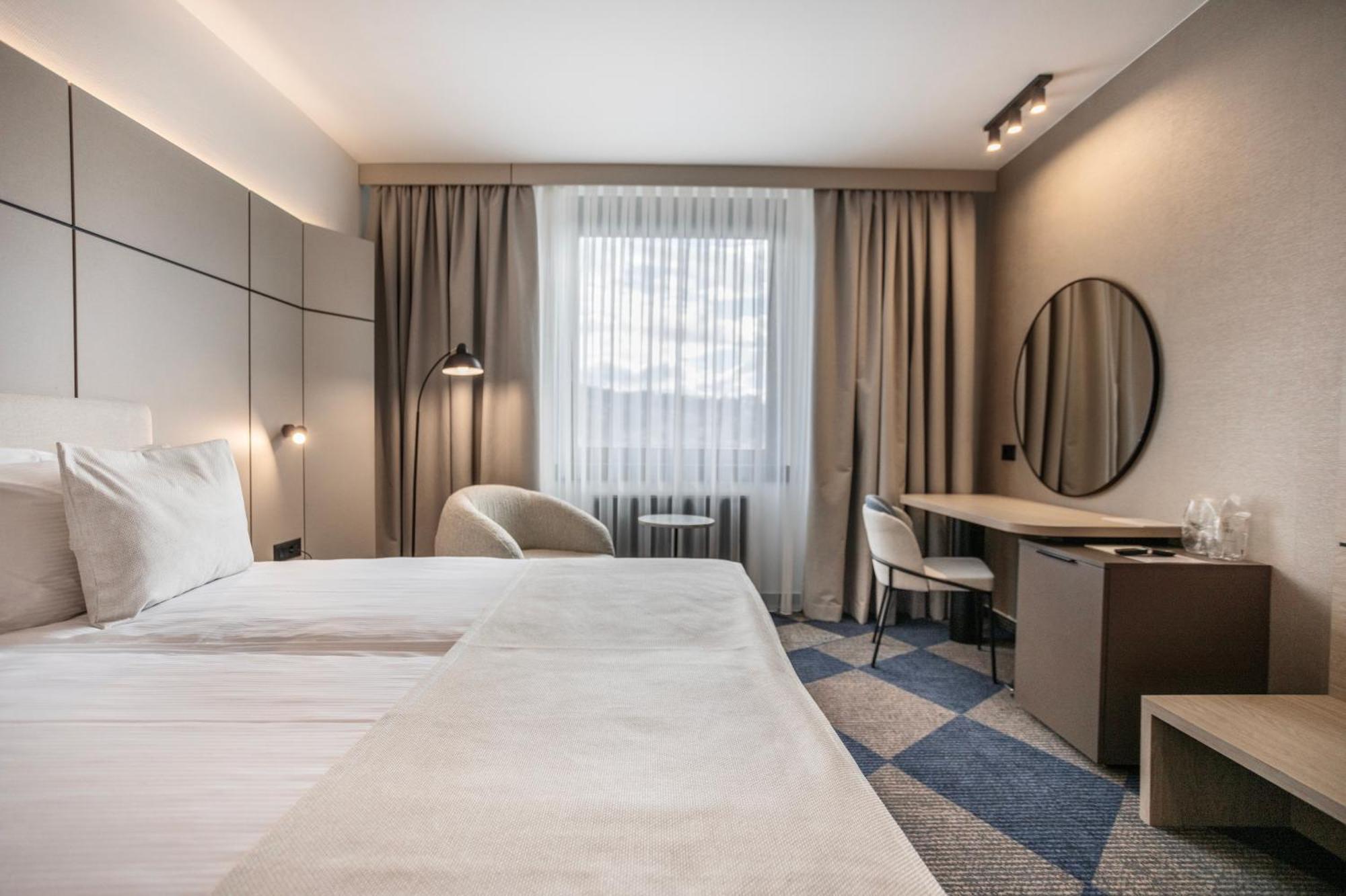 Hotel Holiday Sarajevo Ngoại thất bức ảnh