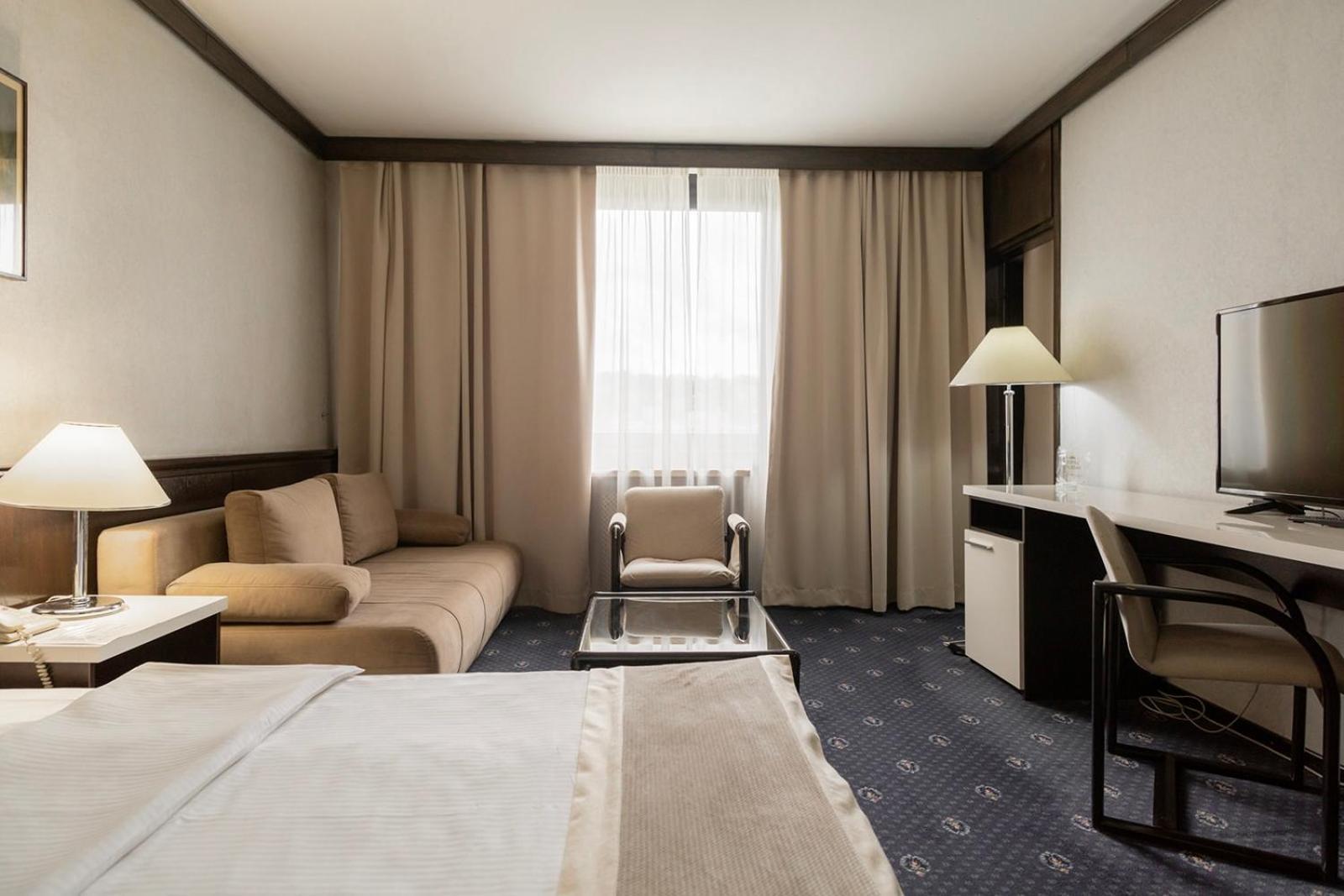 Hotel Holiday Sarajevo Ngoại thất bức ảnh