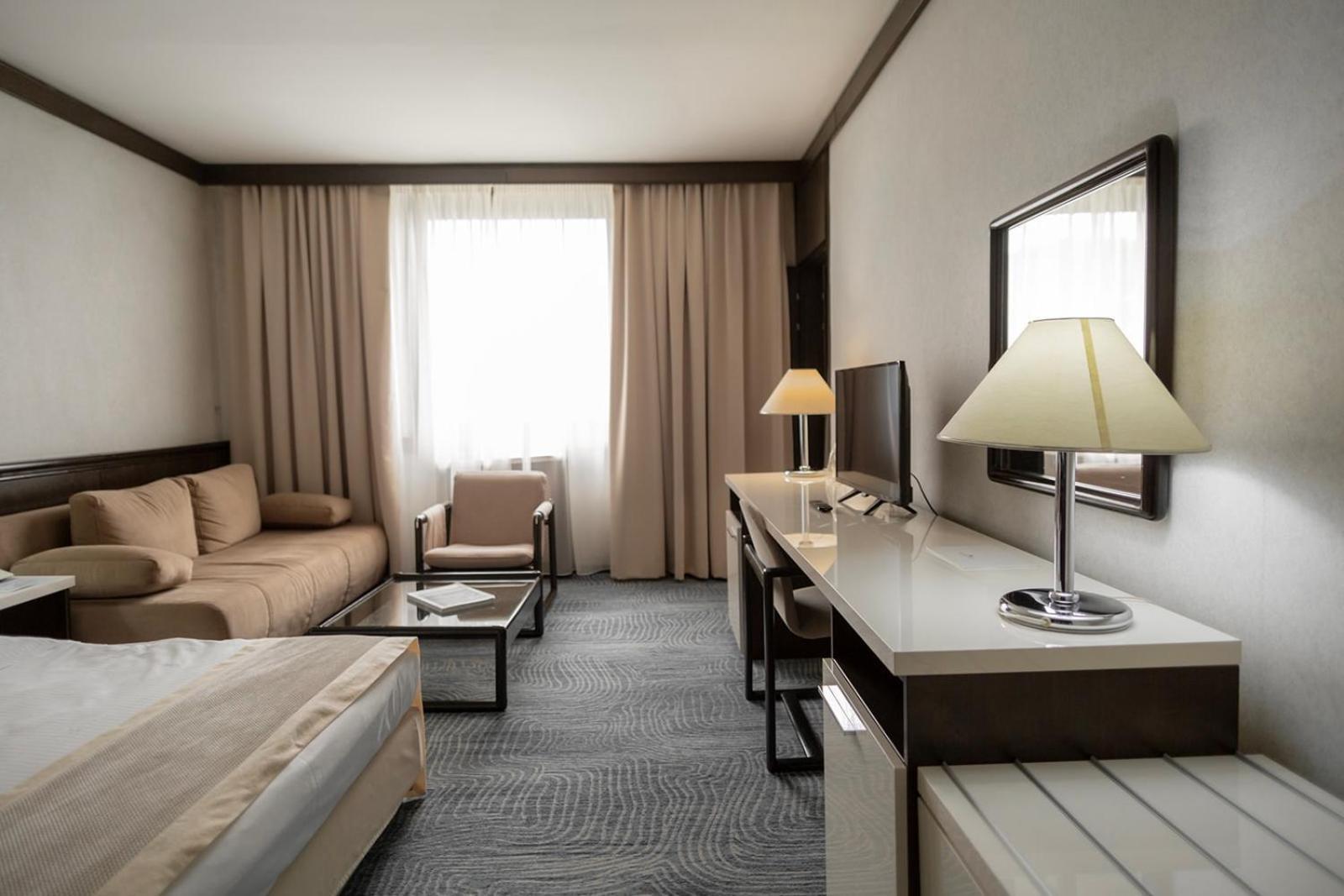Hotel Holiday Sarajevo Ngoại thất bức ảnh