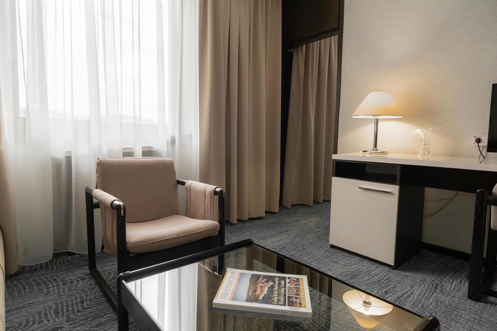 Hotel Holiday Sarajevo Ngoại thất bức ảnh