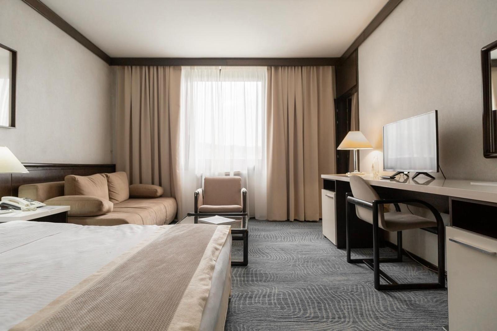 Hotel Holiday Sarajevo Ngoại thất bức ảnh
